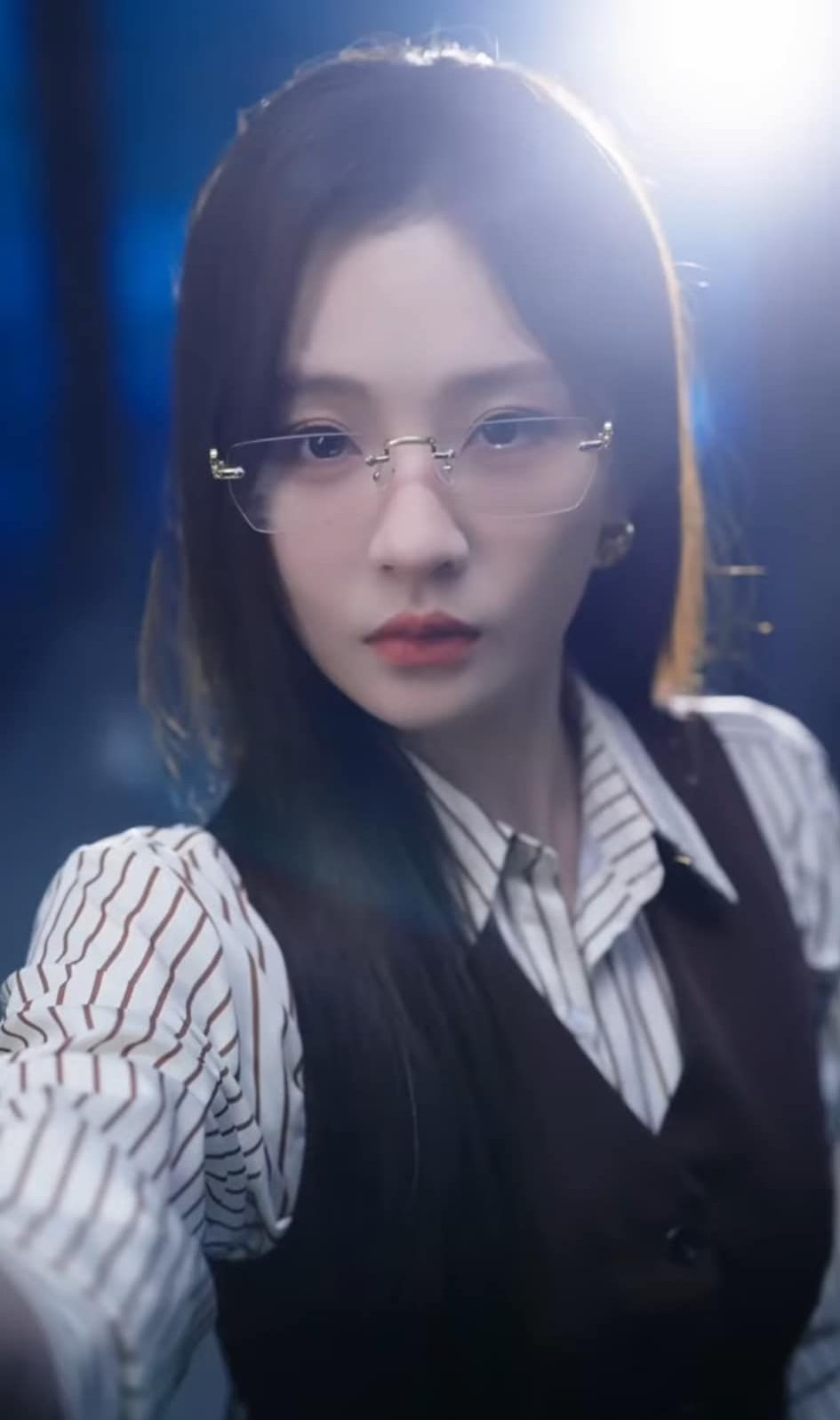 Deng Ling Shu 邓灵枢 Love Beyond Order 秩序之外 Sci-fi Heart-tormenting Love Robot Viu Chinese micro dramas Duanju Vertical drama short dramas mobile drama mini series 1
