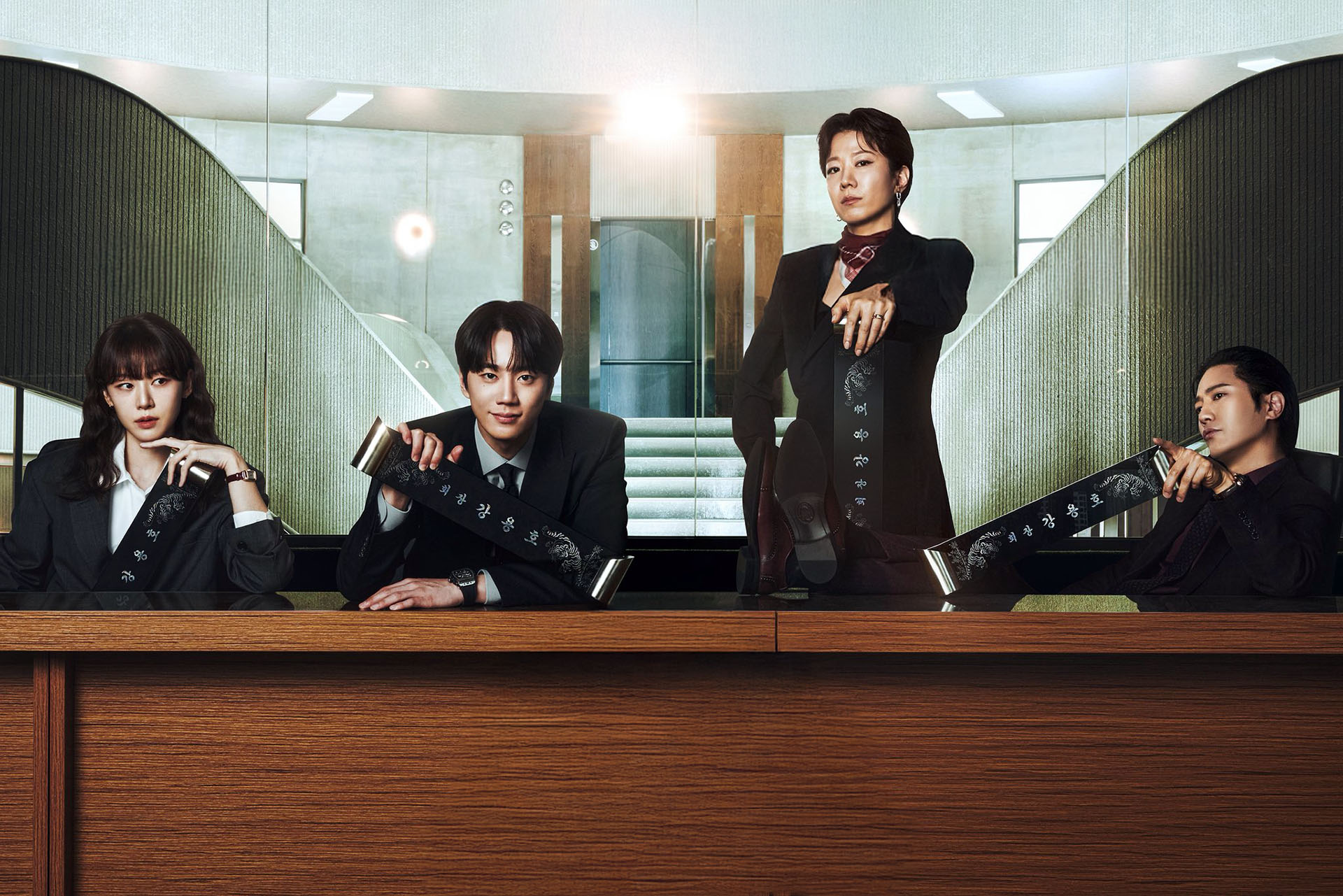 Jin Goo Jeon Hye Jin Lee Jun Young Lee Ju Myoung 신입사원 강회장 Reborn Rookie 新进社员姜会长 Korean Viu Original kdramas to watch Workplace Fantasy Mystery Rom com feature