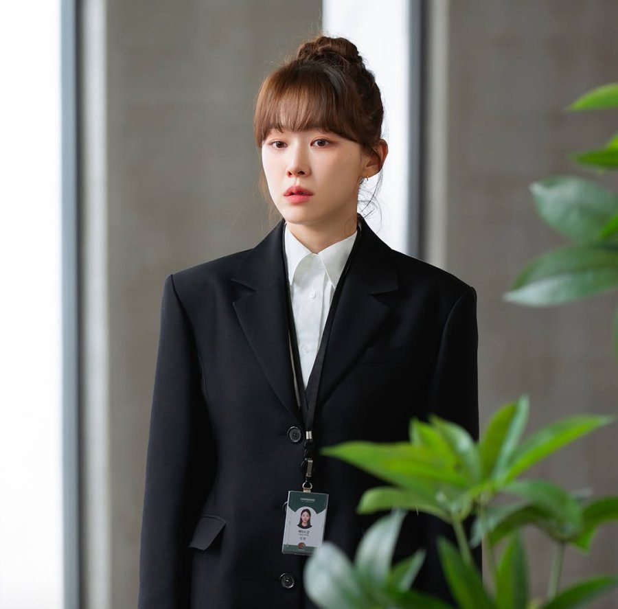 Lee Ju Myung 신입사원 강회장 Reborn Rookie 新进社员姜会长 Korean Viu Original kdramas to watch Workplace Fantasy Mystery Rom com cast 2