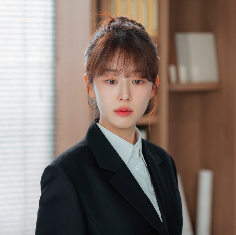 Lee Ju Myung 신입사원 강회장 Reborn Rookie 新进社员姜会长 Korean Viu Original kdramas to watch Workplace Fantasy Mystery Rom com cast 3