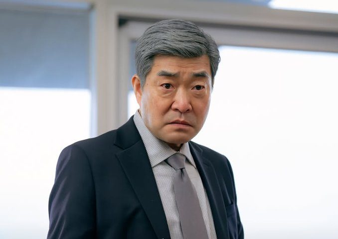 Son Hyun Joo 신입사원 강회장 Reborn Rookie cast 新进社员姜会长 Korean Viu Original kdramas to watch Workplace Fantasy Mystery Rom com