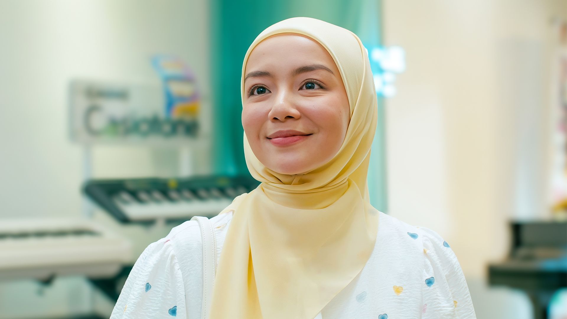 The Colour Of Us, Aku Pilih Pelangi Viu Original Malay Dramas Fresh Releases Romantic Drama Mira Filzah Zahiril Adzim Noki K-Clique Auni Yusri Qaiszerr Eshan ep1