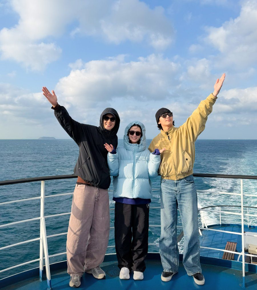 Unplanned Trip Limited Edition 꽃보다 청춘 리미티드 에디션 k variety show travel show adventure comedy korean reality show Jung Yu Mi Choi Woo Shik Park Seo Joon ocean sea boat
