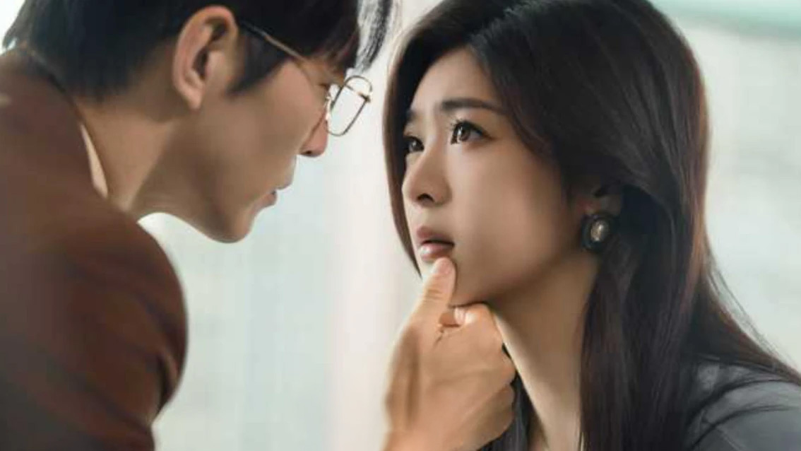 Waiting for the Parisian Breeze 等一场巴黎的风 暗潮 Zhong Xi Zhao Ting Yi 钟熙 赵廷义 Office Romance Contract Dating Slow Burn micro drama mini series vertical dramas mobile dramas 5