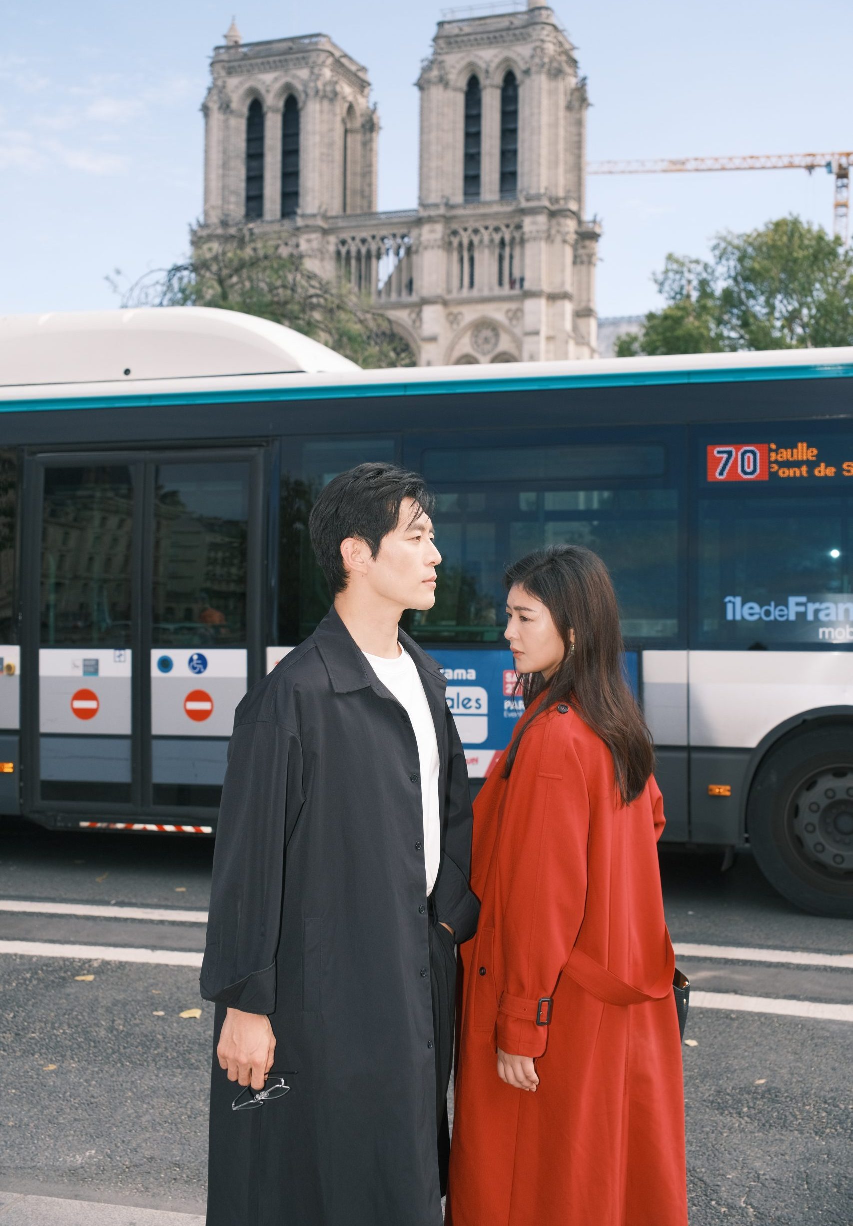 Waiting for the Parisian Breeze 等一场巴黎的风 暗潮 Zhong Xi Zhao Ting Yi 钟熙 赵廷义 Office Romance Contract Dating Slow Burn micro drama mini series vertical dramas mobile dramas 8