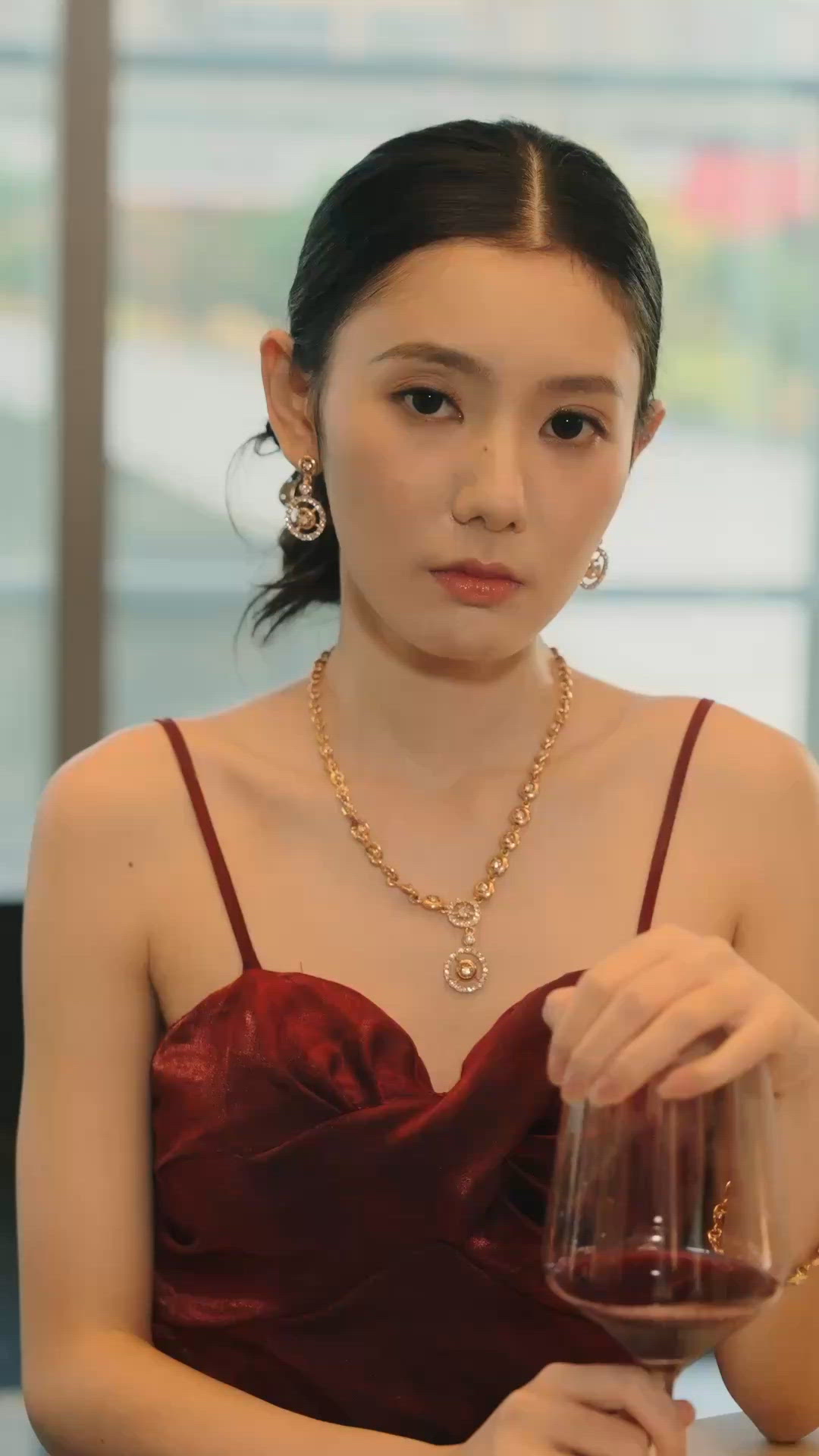 Waiting for the Parisian Breeze 等一场巴黎的风 暗潮 Zhong Xi Zhao Ting Yi 钟熙 赵廷义 Office Romance Contract Dating Slow Burn micro drama mini series vertical dramas mobile dramas ep 10