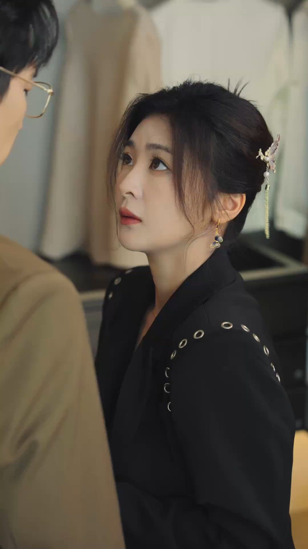 Waiting for the Parisian Breeze 等一场巴黎的风 暗潮 Zhong Xi 钟熙 Office Romance Contract Dating Slow Burn micro drama mini series vertical dramas mobile dramas ep 9