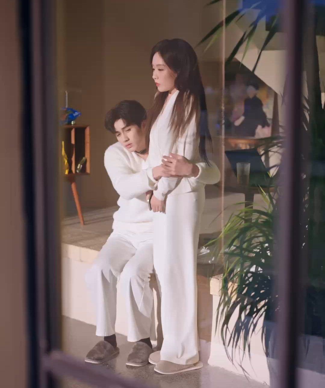 Yang Peng Cheng 杨鹏丞 Deng Ling Shu 邓灵枢 Love Beyond Order 秩序之外 Sci-fi Heart-tormenting Love Robot Viu Chinese micro dramas Duanju Vertical drama short dramas mobile drama mini series ep13