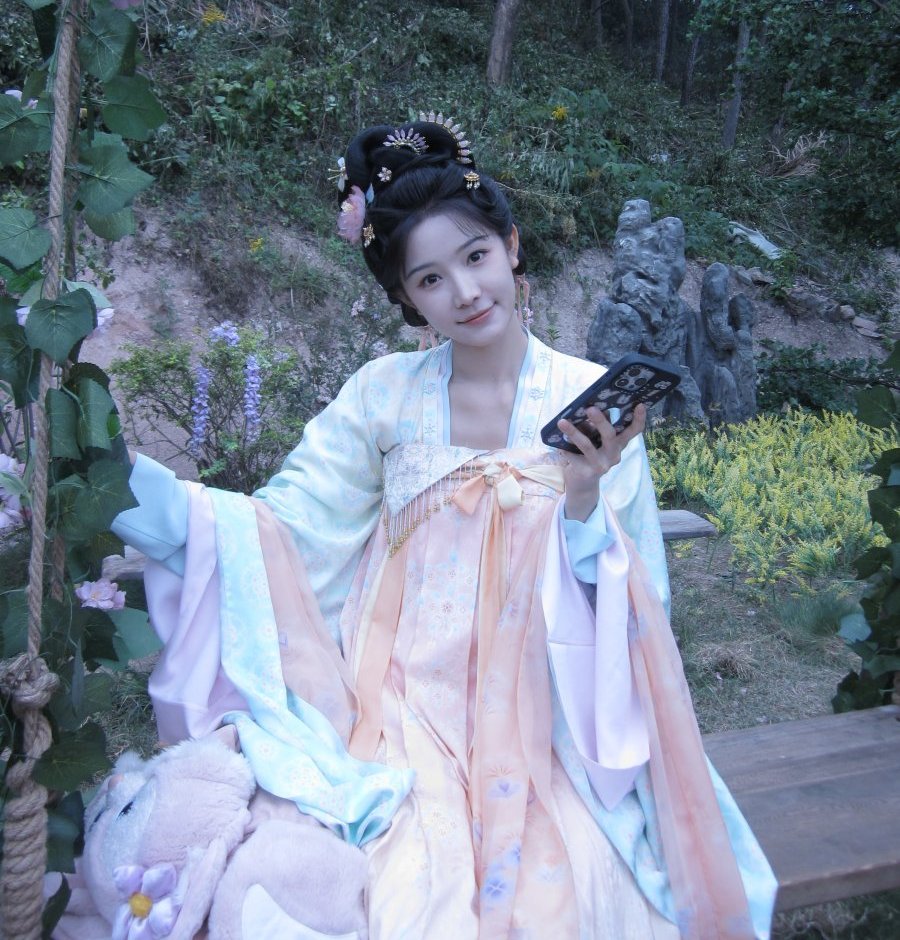 Zhang Nan as Shen Zhi Li 御廷谣 Royal Betrothal Demon Viu cdramas to watch historical Costume Romance Political 2