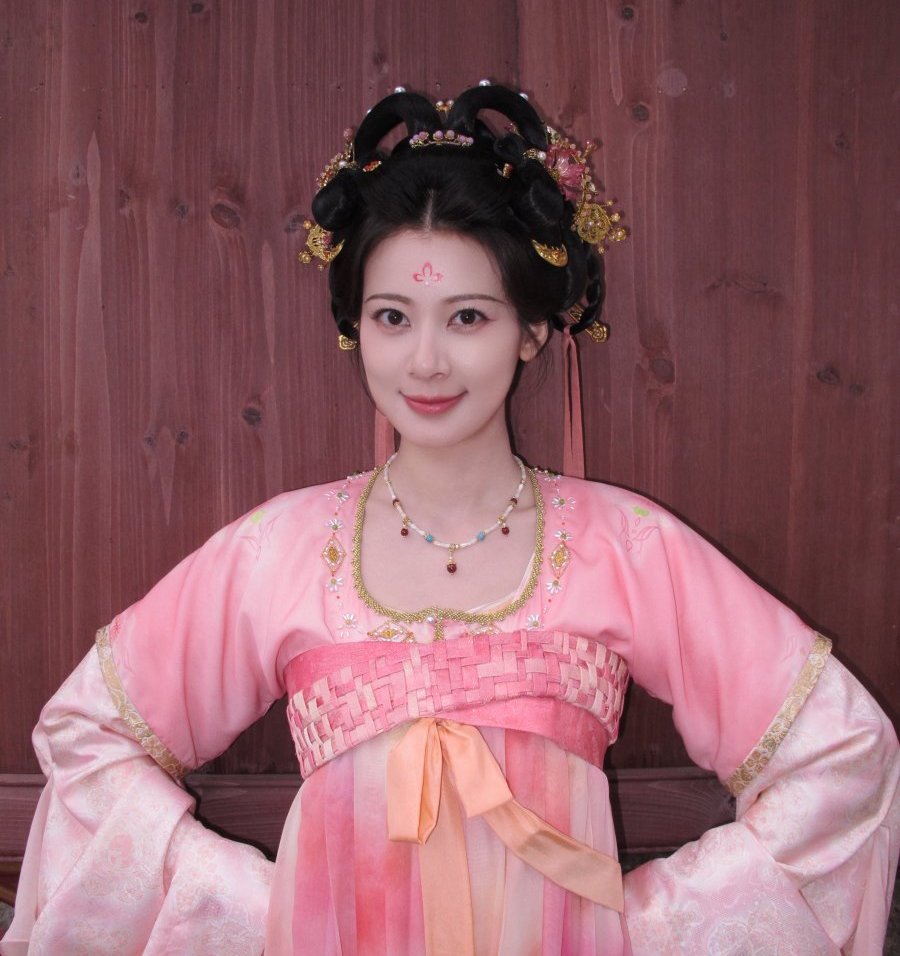 Zhao Zhao Yi as Yan Fu Zhi 御廷谣 Royal Betrothal Demon Viu cdramas to watch historical Costume Romance Political 2