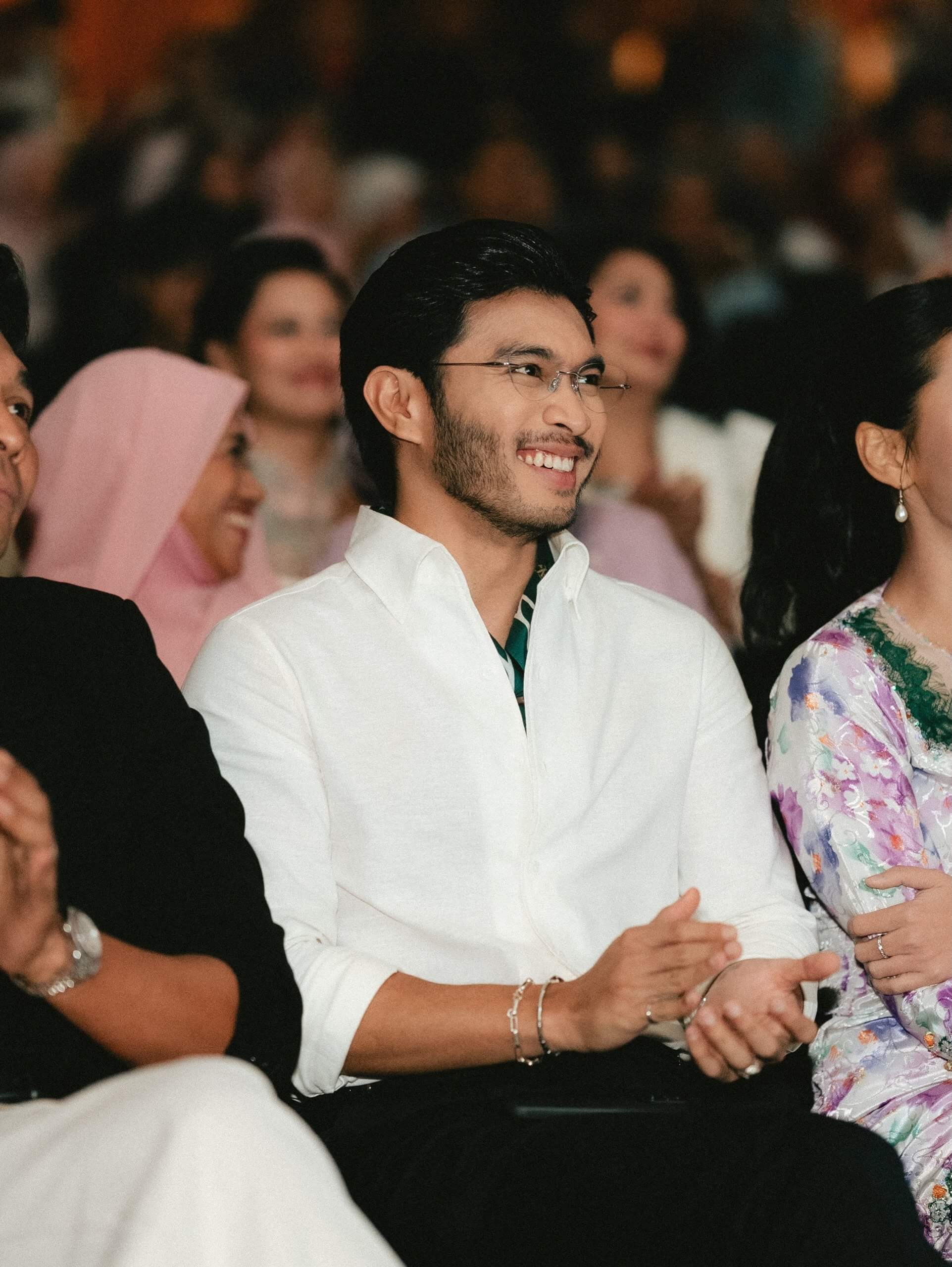 Haidar Hasanudin as Shafiq Embers Of The Heart Cinta Dalam Sekam Viu Original Malay Drama Romance 3