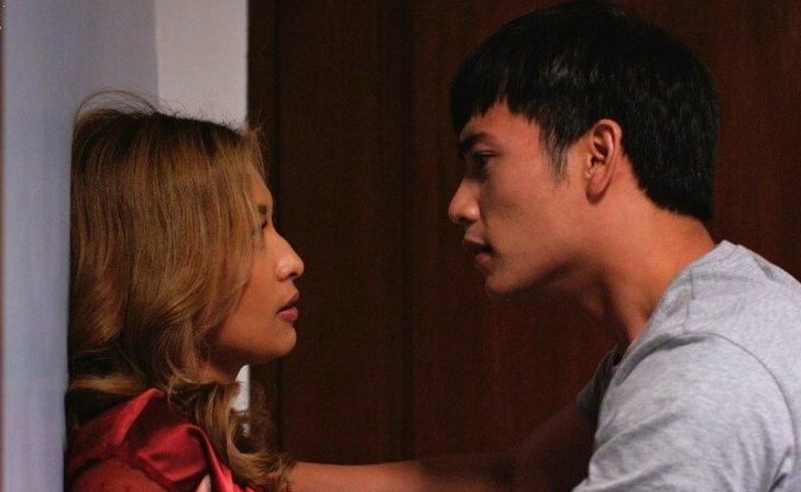 Hun Haqeem as Kaer Nabila Huda as Datuk Anees Broken Cela Viu Original Malay Dramas Thriller ep1