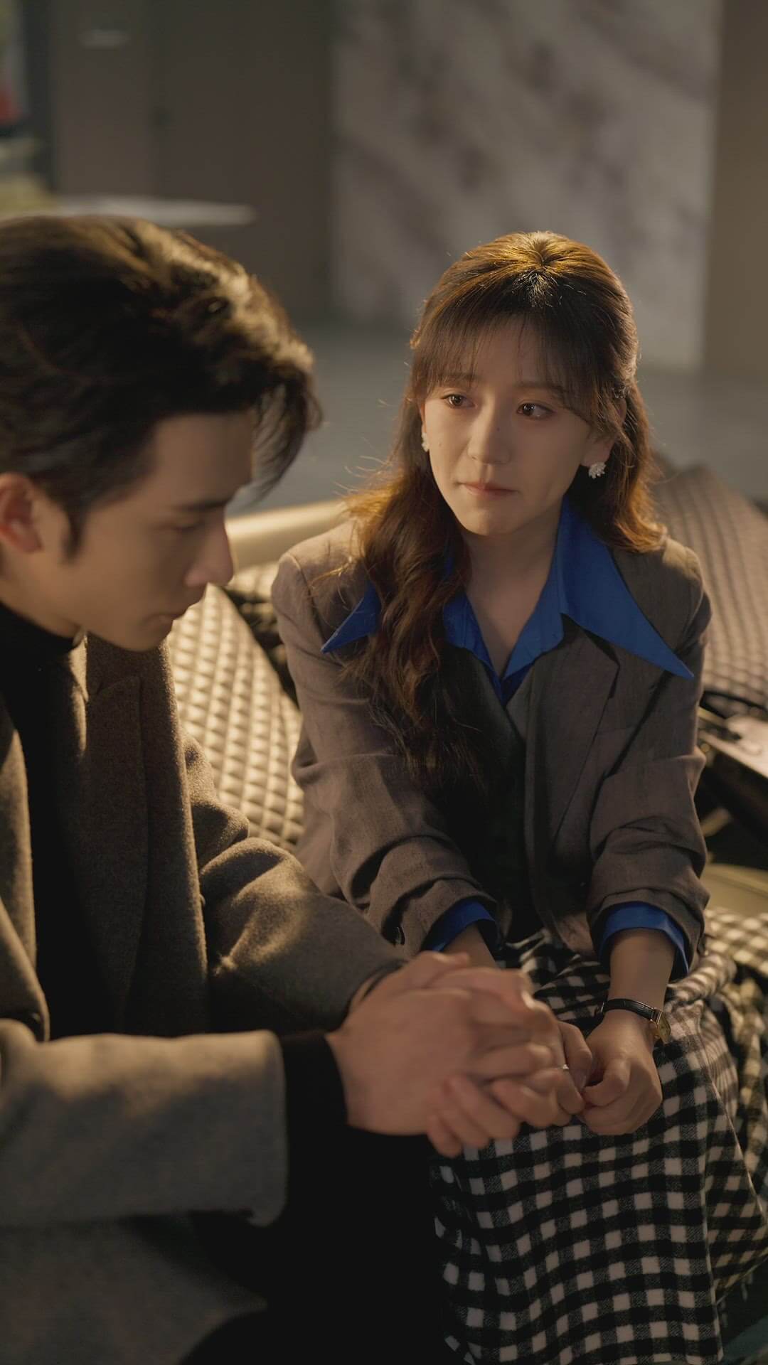 Shen Haonan as Xin Qi and Jin Zixuan as Min Hui in Episode 62 of All My Love For You Chinese micro-drama on Viu